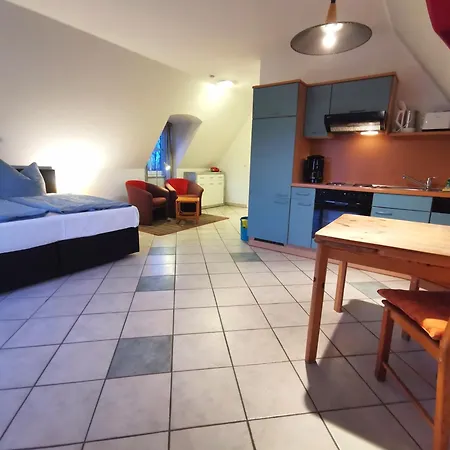 Bernsteinhaus In 1-raum-wohnung Nr 8 Mit West-balkon Zingst