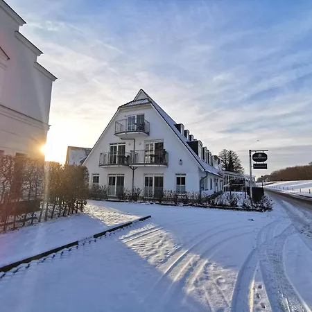 Bernsteinhaus In 1-raum-wohnung Nr 8 Mit West-balkon Zingst